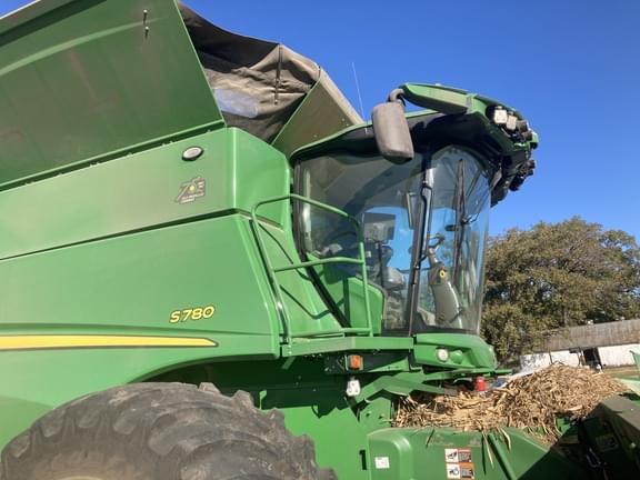 Image of John Deere S780 equipment image 1