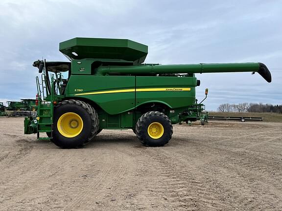 Image of John Deere S780 equipment image 1