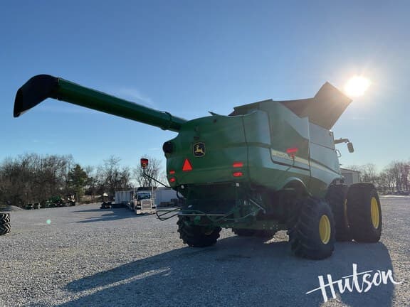 Image of John Deere S780 equipment image 1