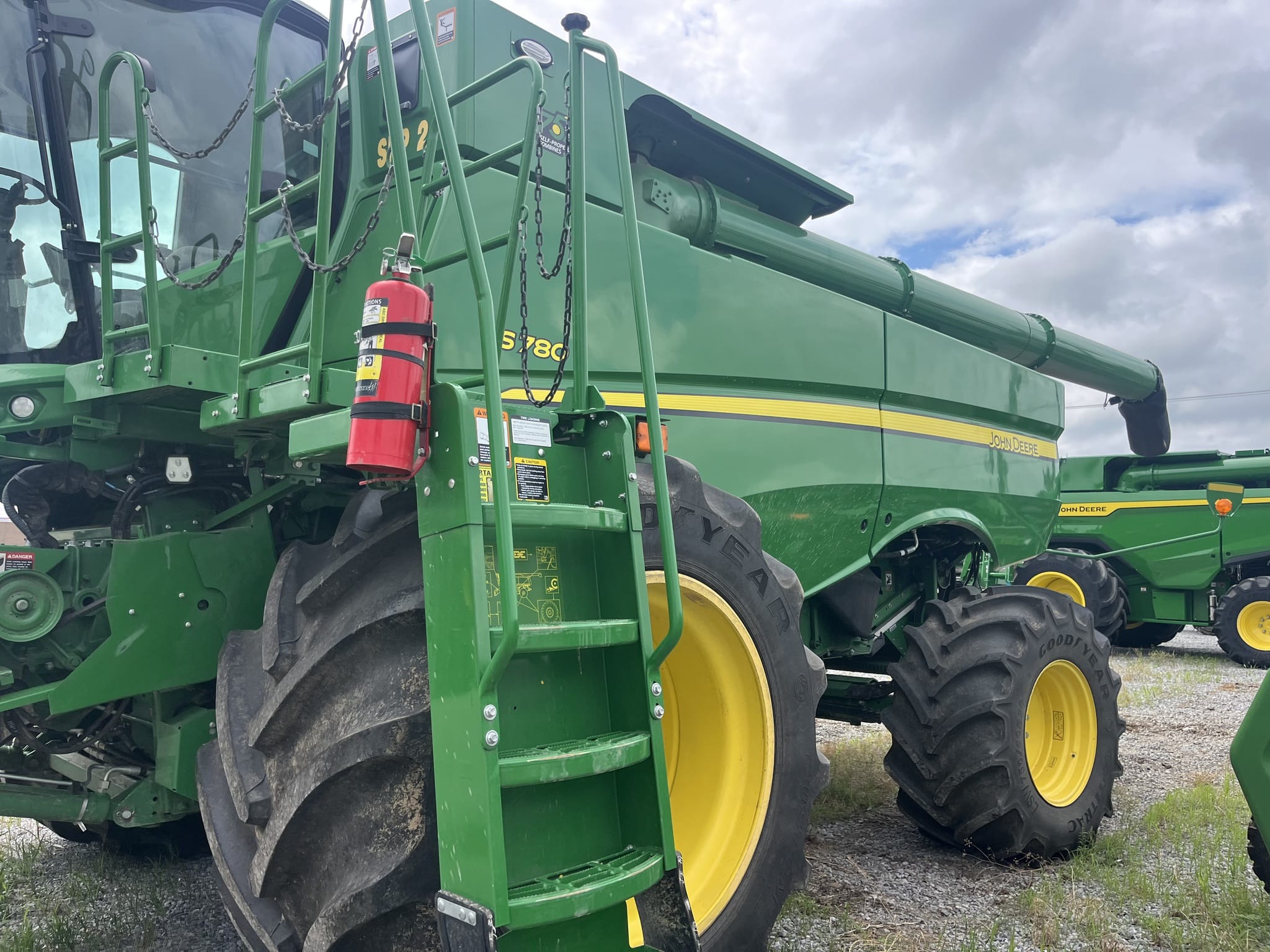2022 John Deere S780 Equipment Image0