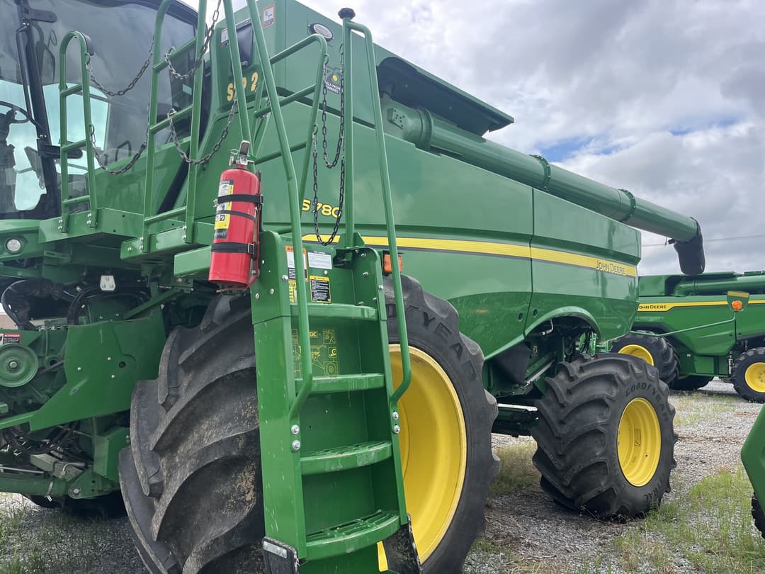 Image of John Deere S780 Image 0