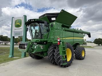 Main image John Deere S780