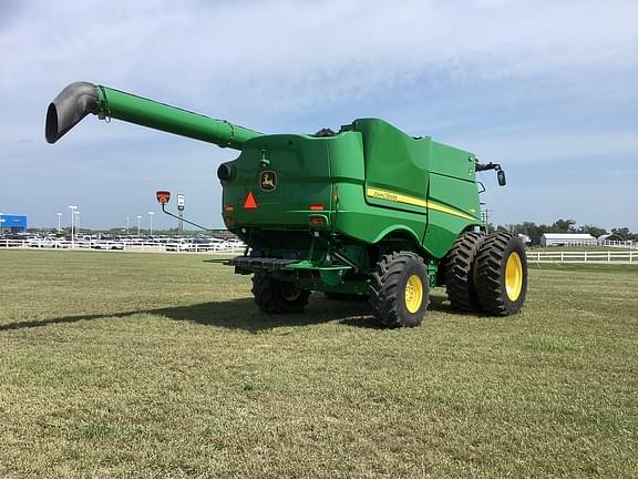 Image of John Deere S780 equipment image 4