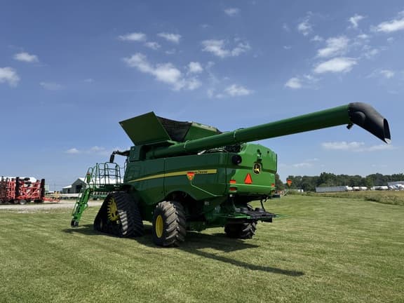 Image of John Deere S780 equipment image 4