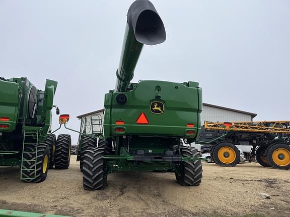 Image of John Deere S780 equipment image 3
