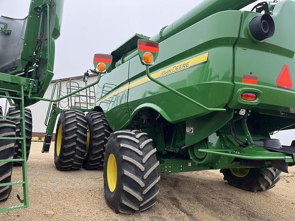 Image of John Deere S780 equipment image 2