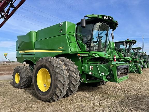 Image of John Deere S780 equipment image 1