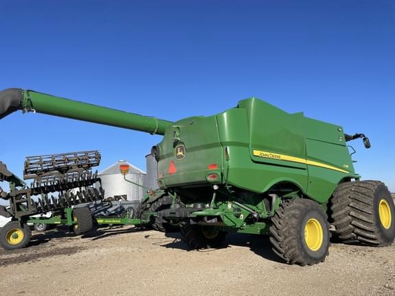 Image of John Deere S780 equipment image 2