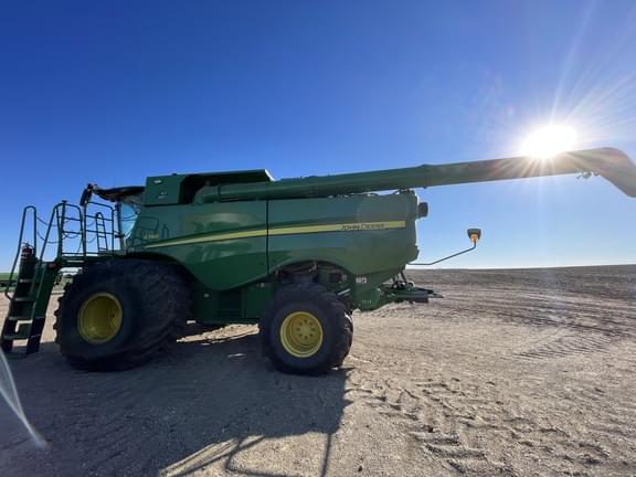 Image of John Deere S780 equipment image 4