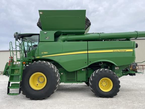 Image of John Deere S780 equipment image 4