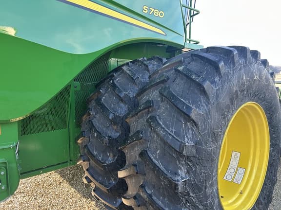 Image of John Deere S780 equipment image 4