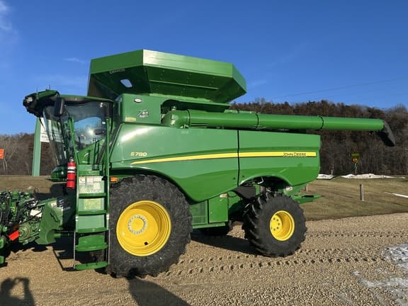 Image of John Deere S780 equipment image 1