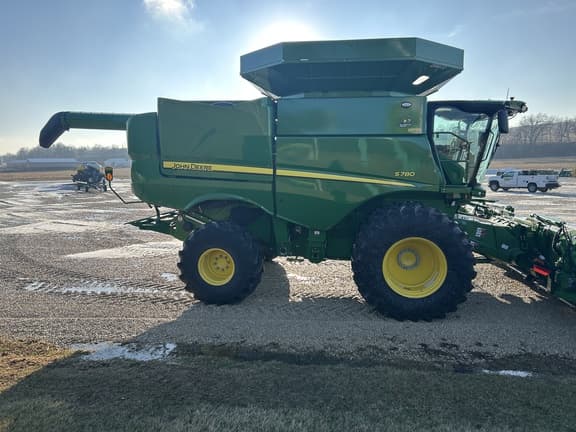 Image of John Deere S780 equipment image 3
