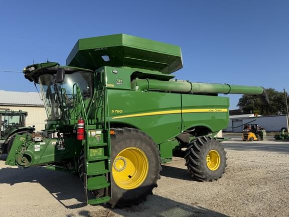 Image of John Deere S780 equipment image 1