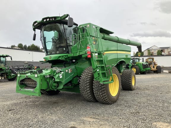 2022 John Deere S780 Equipment Image0