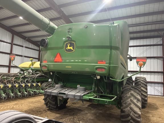 Image of John Deere S780 equipment image 4