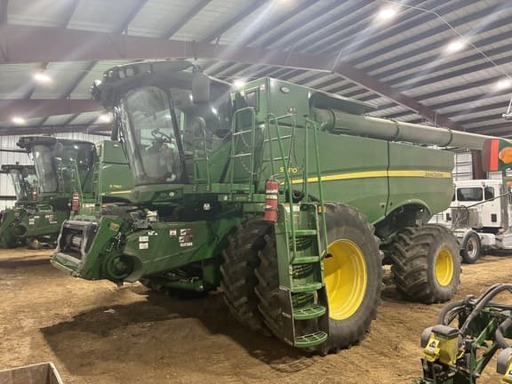 Image of John Deere S780 Image 0