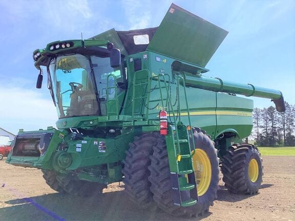 Main image John Deere S780