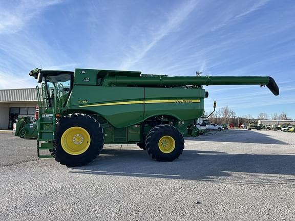 Image of John Deere S780 equipment image 2