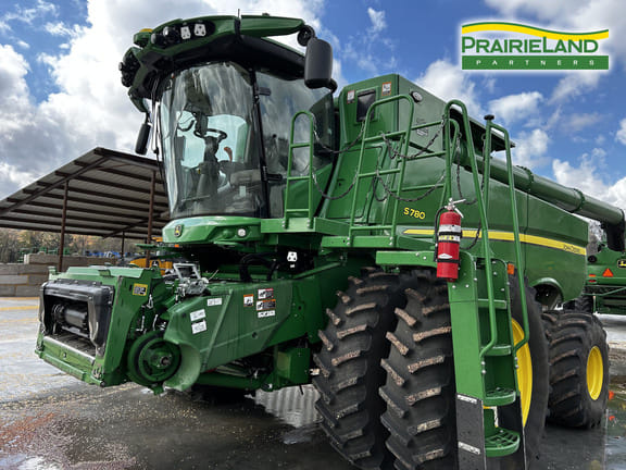 2022 John Deere S780 Equipment Image0