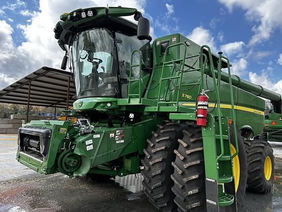 Image of John Deere S780 equipment image 2