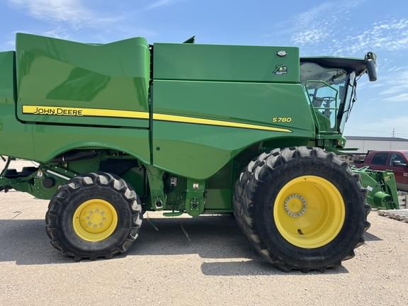 Image of John Deere S780 equipment image 3