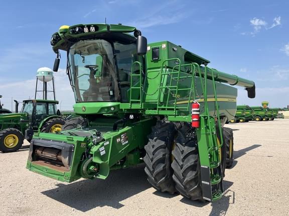 Image of John Deere S780 equipment image 1