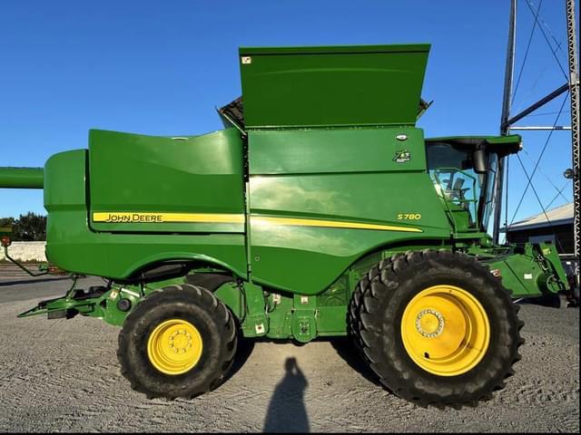 Image of John Deere S780 equipment image 1