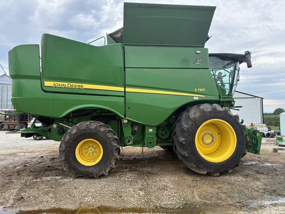 Image of John Deere S780 equipment image 4