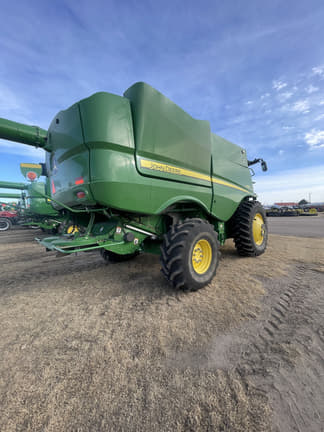 Image of John Deere S780 equipment image 4