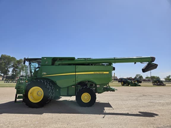 Image of John Deere S780 equipment image 3