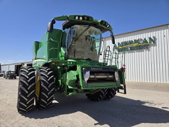 Image of John Deere S780 equipment image 1