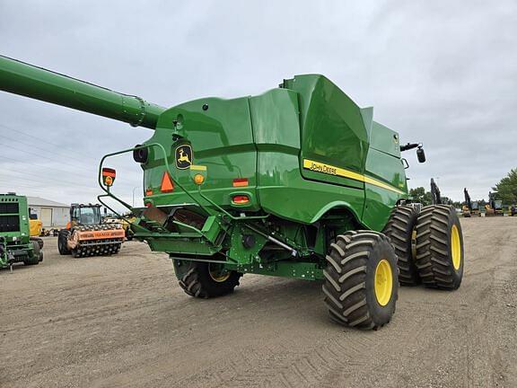 Image of John Deere S780 equipment image 4