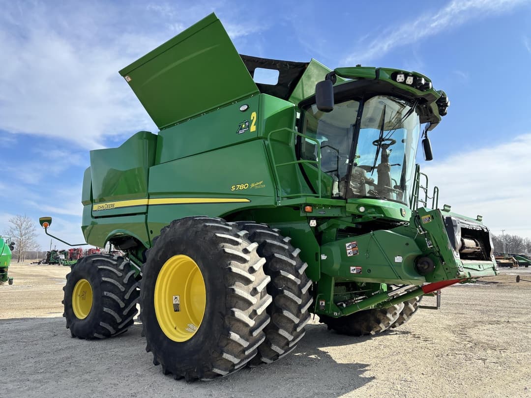Image of John Deere S780 Primary image