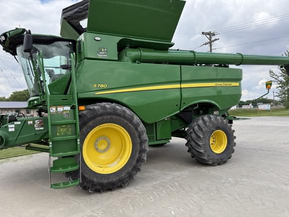 Image of John Deere S780 equipment image 2