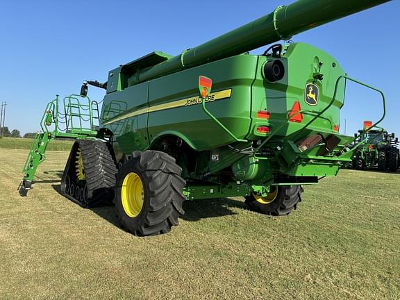 Image of John Deere S780 equipment image 2