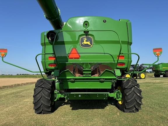 Image of John Deere S780 equipment image 3