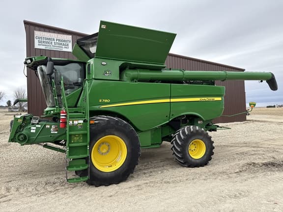 Image of John Deere S780 equipment image 2