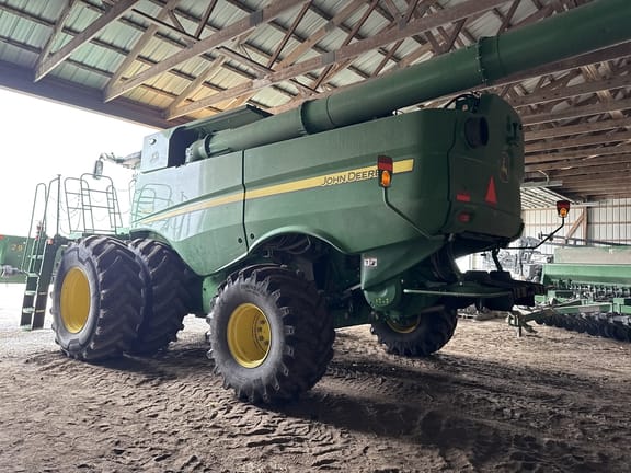 2022 John Deere S780 Equipment Image0