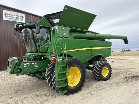 2022 John Deere S780 Equipment Image0