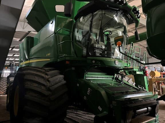 Image of John Deere S780 equipment image 2