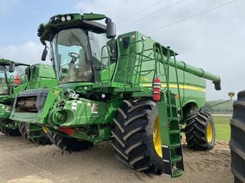 Main image John Deere S780