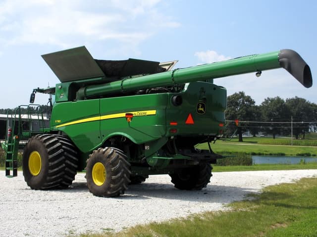 Image of John Deere S780 equipment image 4
