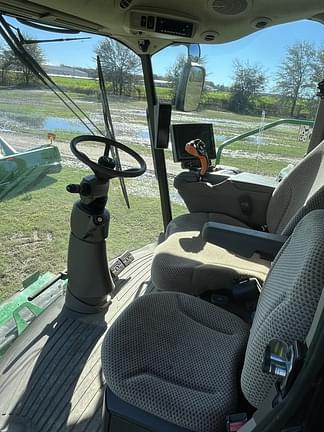 Image of John Deere S780 equipment image 4