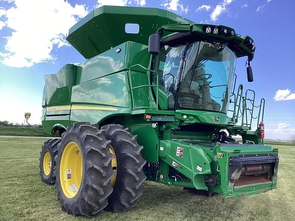 Image of John Deere S780 equipment image 1