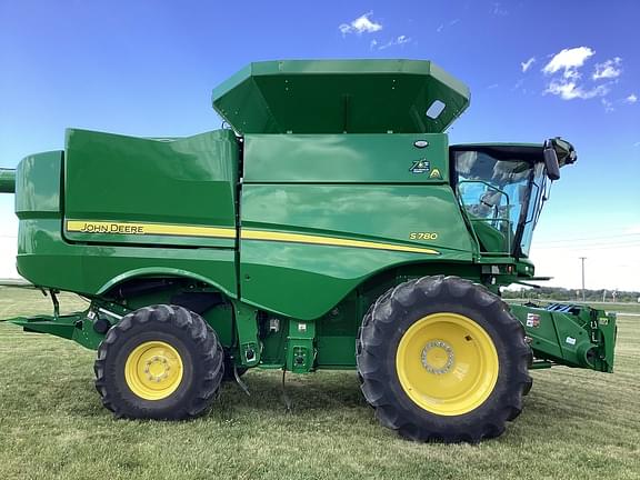 Image of John Deere S780 equipment image 4