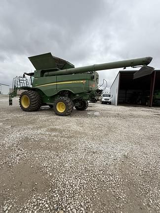 Image of John Deere S780 equipment image 2