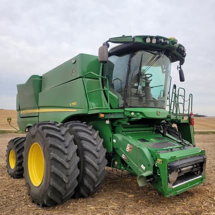 Image of John Deere S780 equipment image 1