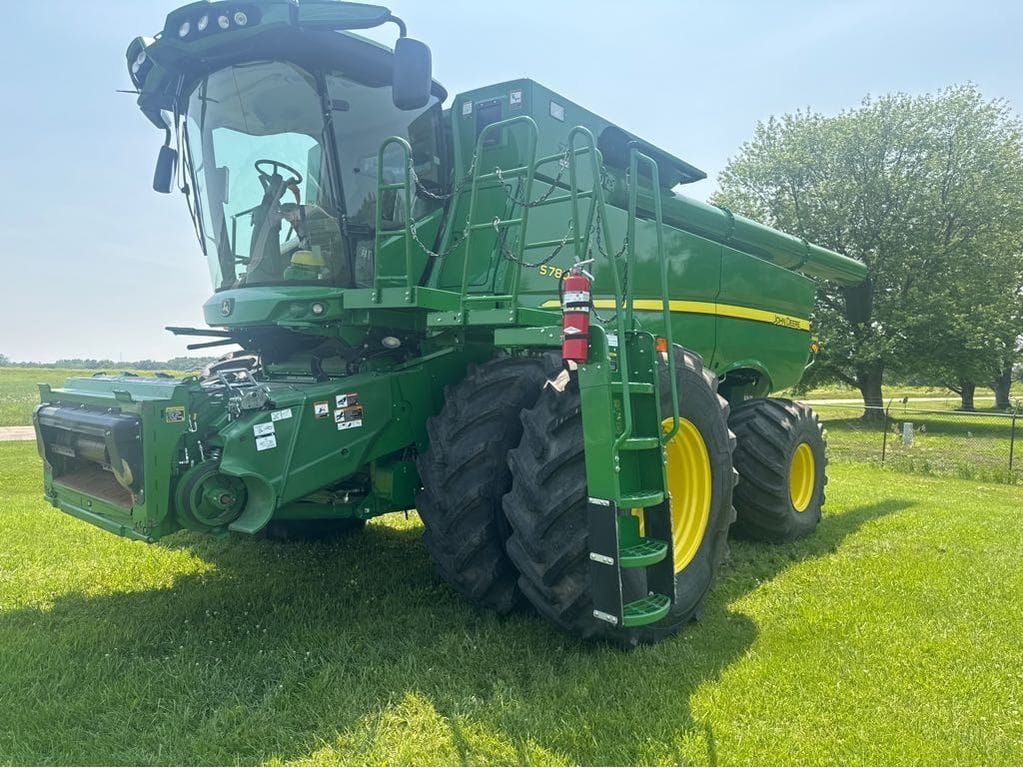 2022 John Deere S780 Equipment Image0