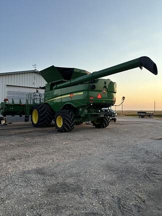 Image of John Deere S780 equipment image 3